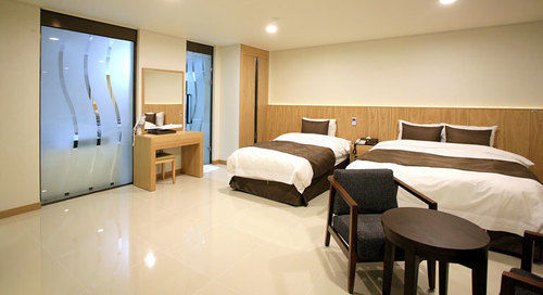 K Tourist Hotel Jeju Esterno foto